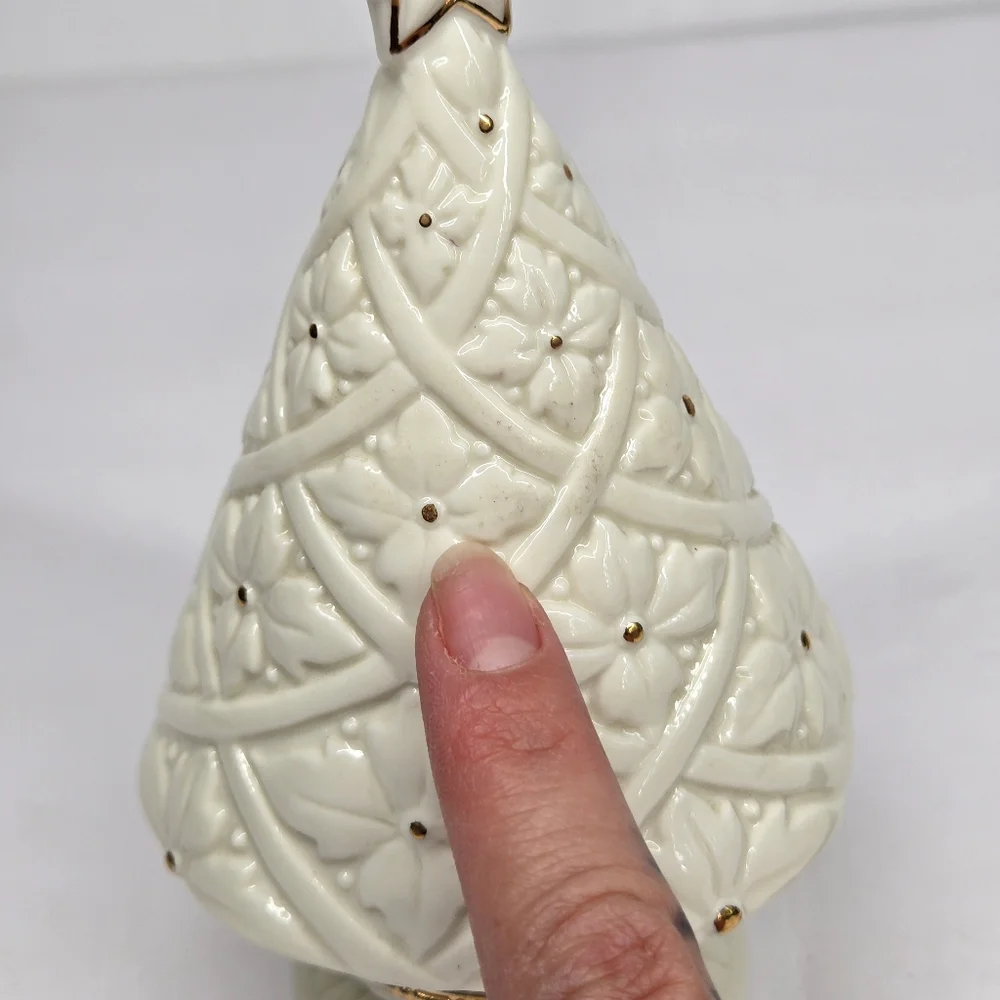 Vtg Ceramic Christmas Tree Hinged Trinket Box White‎ Gold Stars Holiday Decor